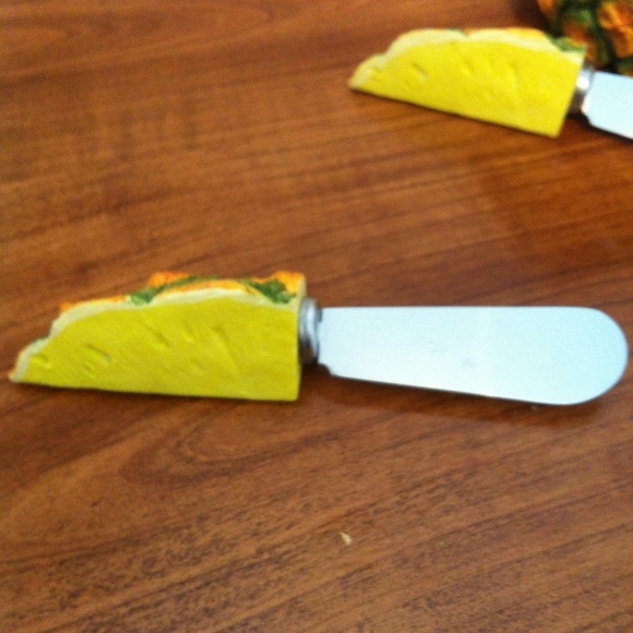 Pineapple Spreader Knives - Picture 8 of 9